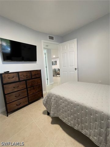170 Turtle Lake CT 103, Naples, FL 34105