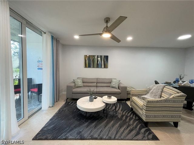 170 Turtle Lake CT 103, Naples, FL 34105