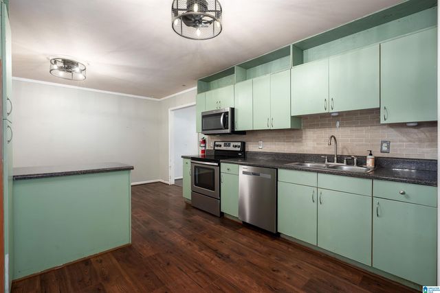 1321 25TH AVENUE N, Hueytown, AL 35023