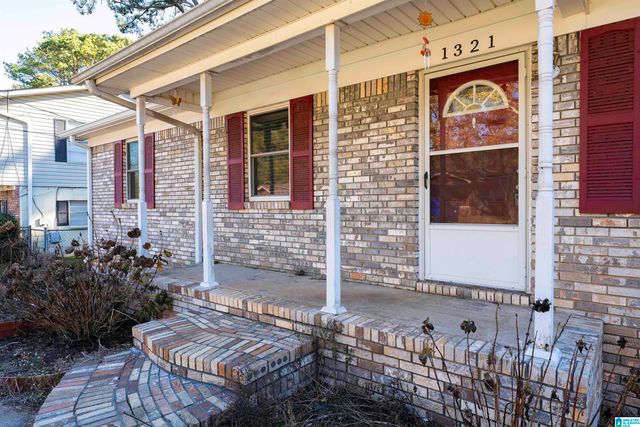 1321 25TH AVENUE N, Hueytown, AL 35023