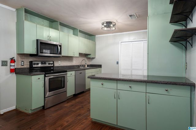 1321 25TH AVENUE N, Hueytown, AL 35023