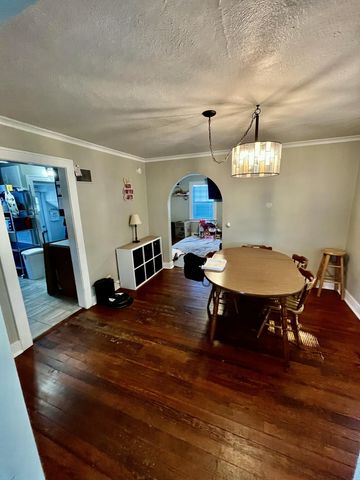 738 Washington Avenue, Holland, MI 49423