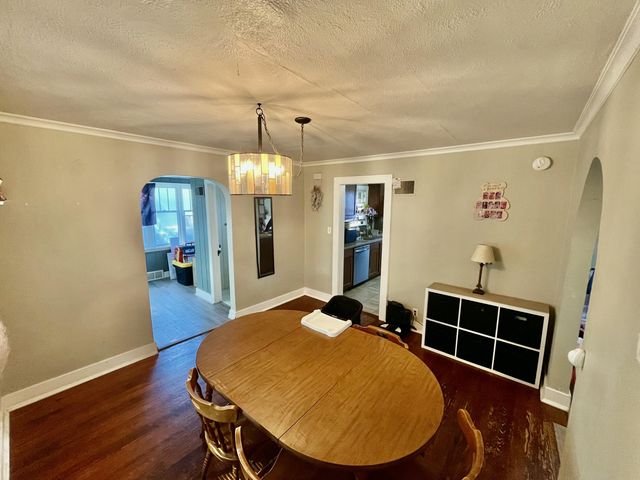 738 Washington Avenue, Holland, MI 49423