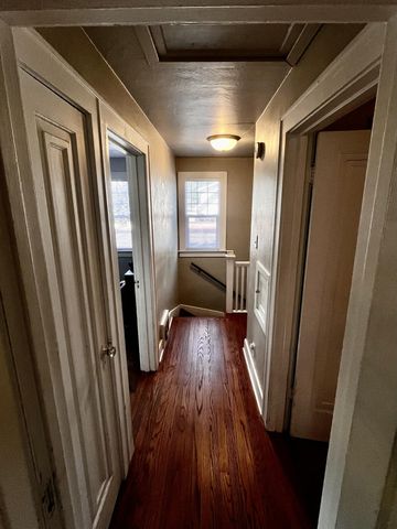 738 Washington Avenue, Holland, MI 49423