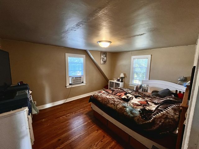 738 Washington Avenue, Holland, MI 49423