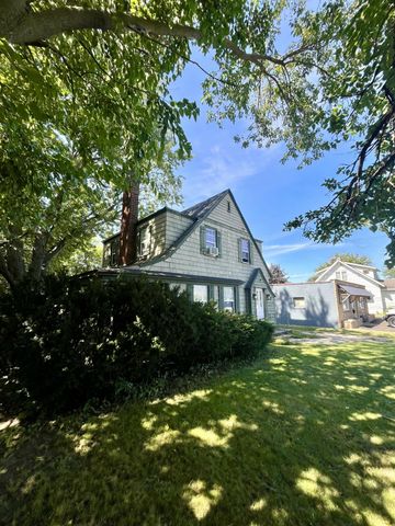 738 Washington Avenue, Holland, MI 49423