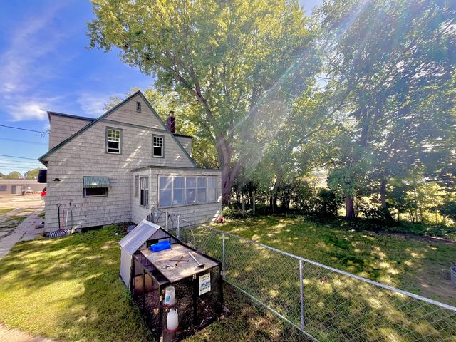 738 Washington Avenue, Holland, MI 49423