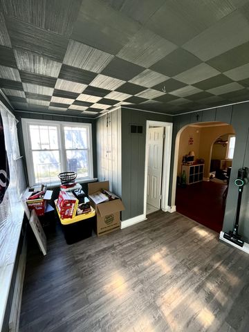 738 Washington Avenue, Holland, MI 49423