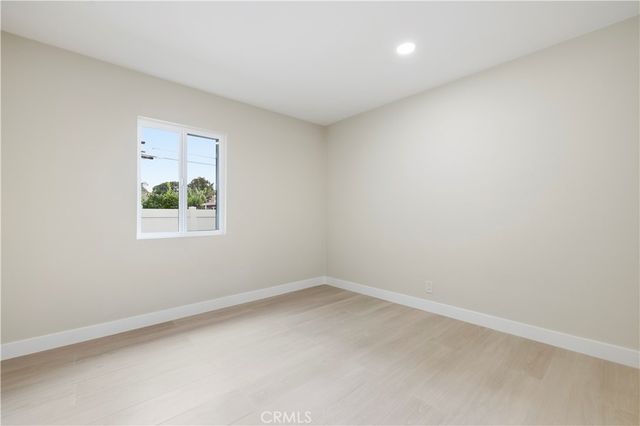 7108 Quakertown Avenue, Winnetka, CA 91306
