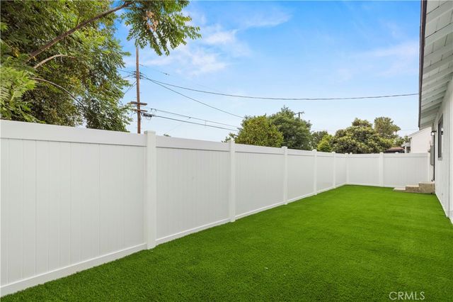 7108 Quakertown Avenue, Winnetka, CA 91306