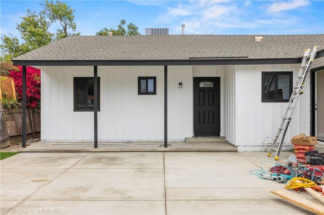 7108 Quakertown Avenue, Winnetka, CA 91306