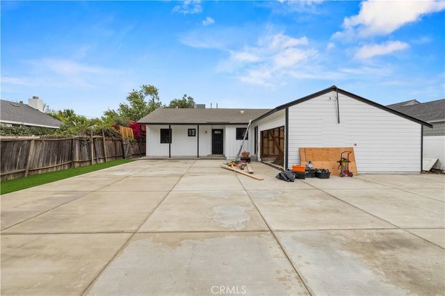 7108 Quakertown Avenue, Winnetka, CA 91306