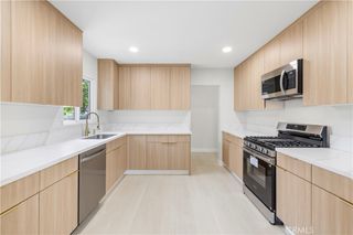 7108 Quakertown Avenue, Winnetka, CA 91306
