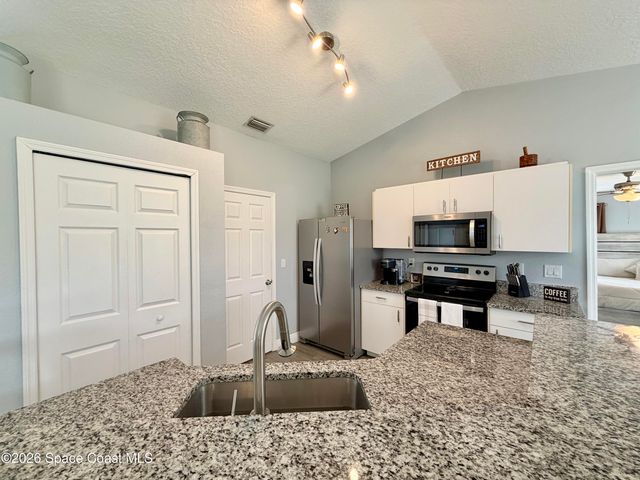 8425 94th Avenue, Vero Beach, FL 32967