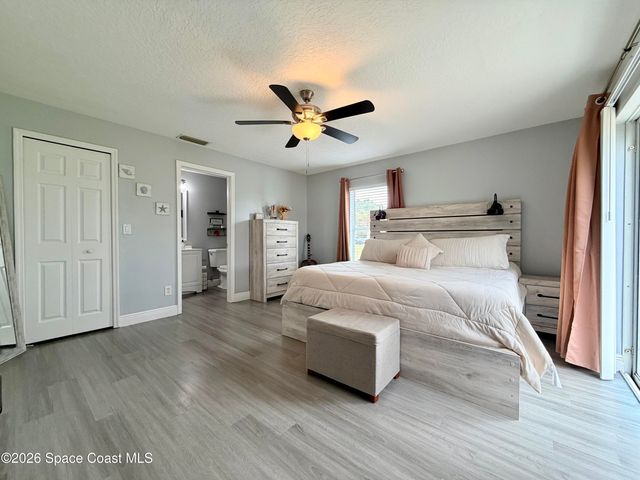 8425 94th Avenue, Vero Beach, FL 32967