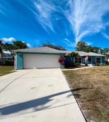 8425 94th Avenue, Vero Beach, FL 32967