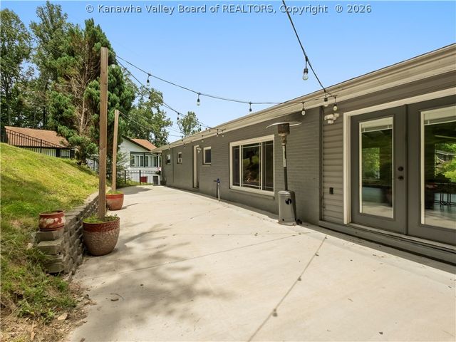1511 Hunter Drive, Charleston, WV 25311