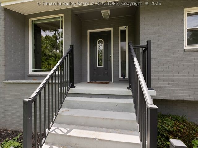 1511 Hunter Drive, Charleston, WV 25311