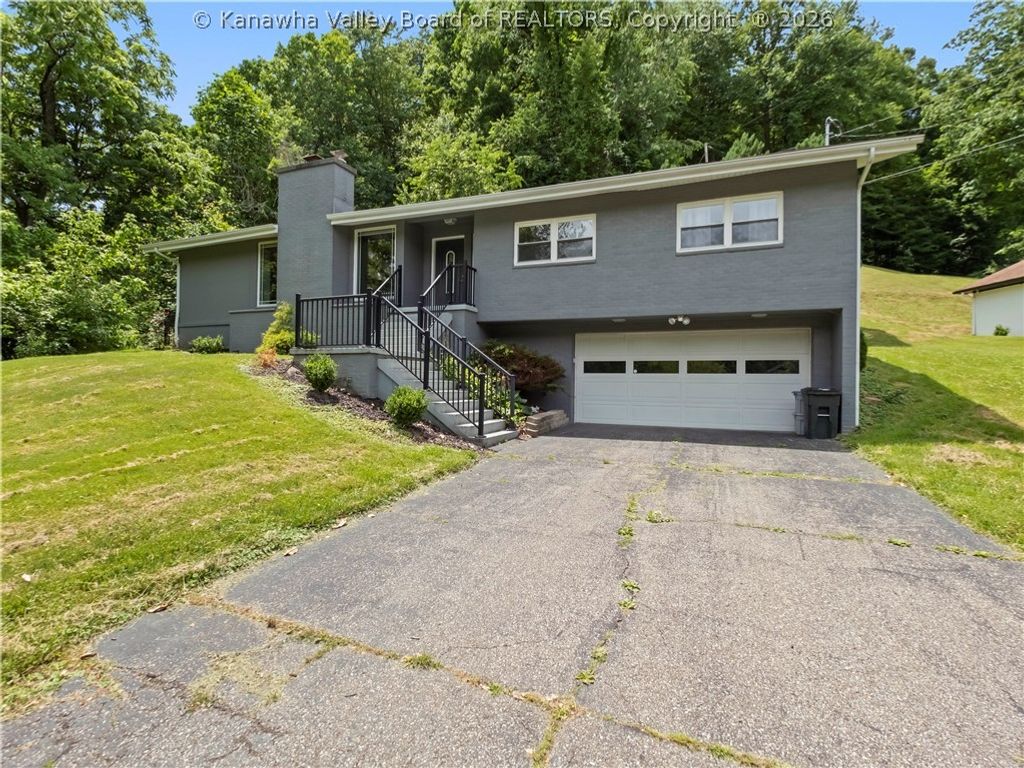 1511 Hunter Drive, Charleston, WV 25311