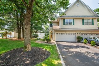 90 Warbler Dr, Wayne Twp., NJ 07470
