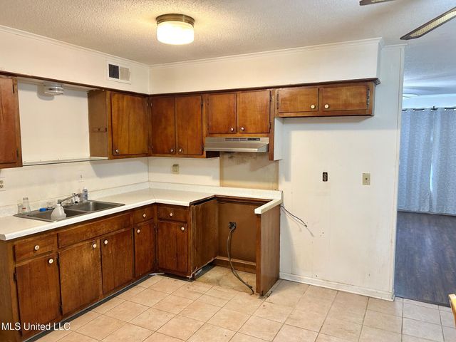 5562 Caroline Drive, Horn Lake, MS 38637