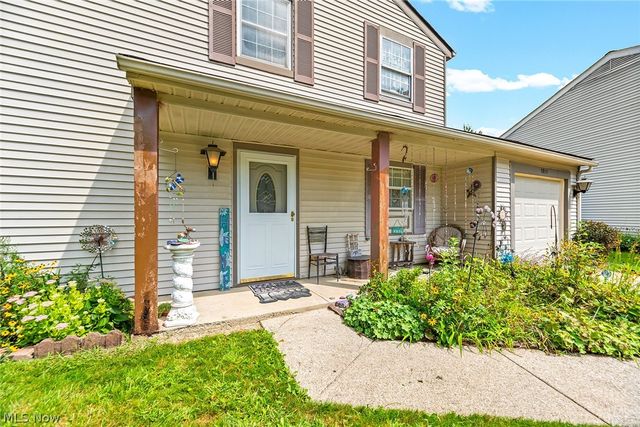 8851 Holly Lane, Olmsted Falls, OH 44138