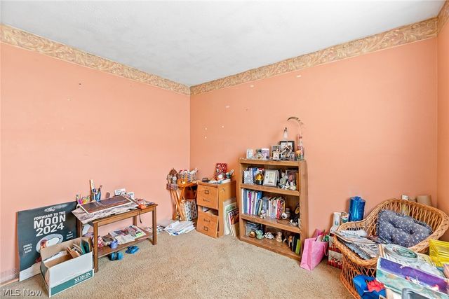 8851 Holly Lane, Olmsted Falls, OH 44138