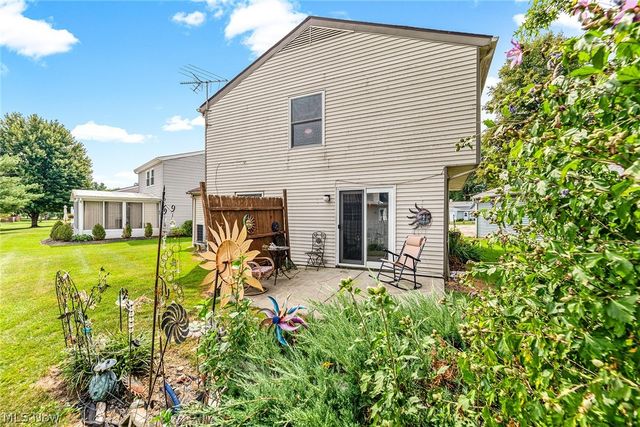 8851 Holly Lane, Olmsted Falls, OH 44138