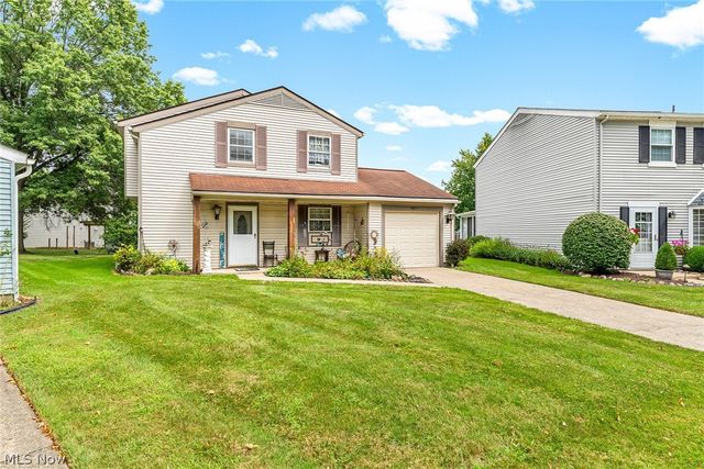 8851 Holly Lane, Olmsted Falls, OH 44138