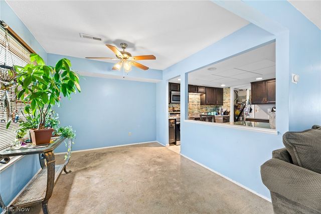 8851 Holly Lane, Olmsted Falls, OH 44138