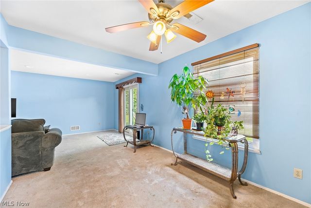 8851 Holly Lane, Olmsted Falls, OH 44138