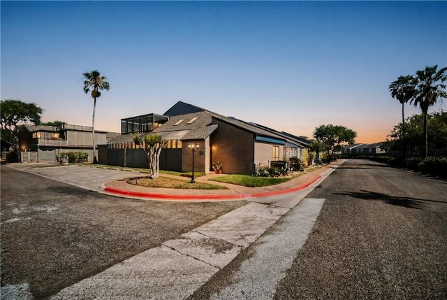 39 Rock Creek Dr 39, Corpus Christi, TX 78412