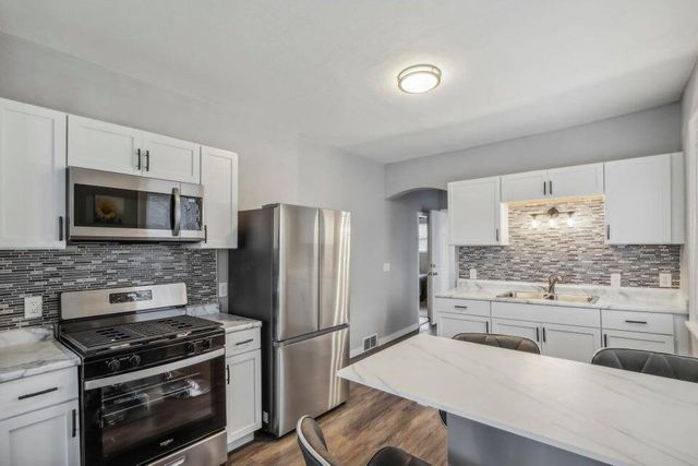 2116 W Atkinson AVENUE #2116A, Milwaukee, WI 53209
