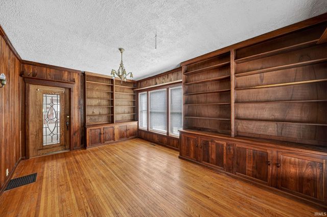 1312 E Jackson Boulevard, Elkhart, IN 46516