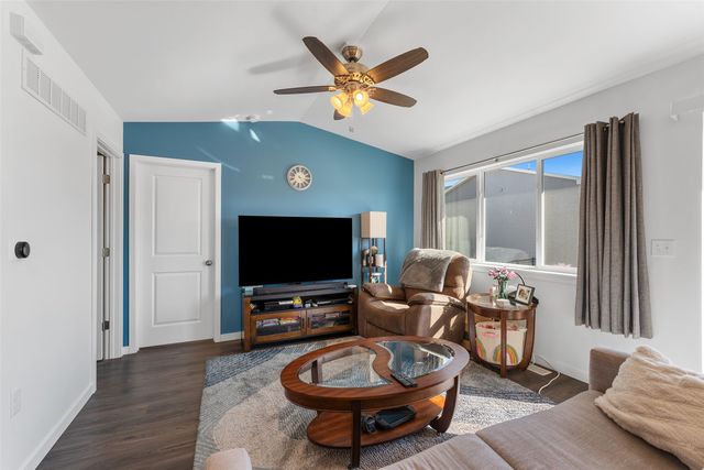 830 Nye Way, Coralville, IA 52241