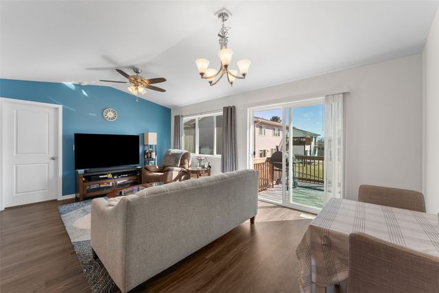 830 Nye Way, Coralville, IA 52241