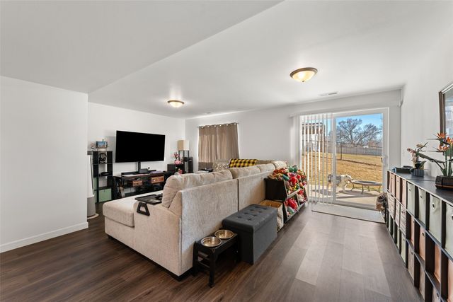 830 Nye Way, Coralville, IA 52241