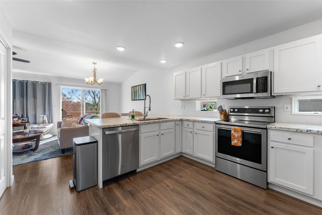 830 Nye Way, Coralville, IA 52241