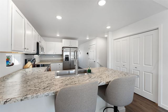 830 Nye Way, Coralville, IA 52241