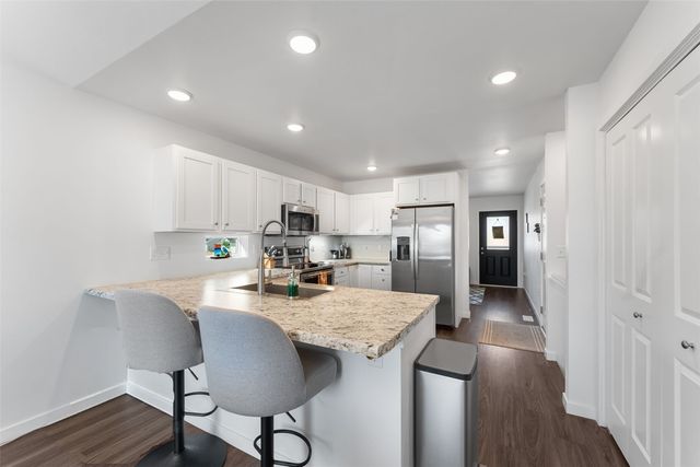 830 Nye Way, Coralville, IA 52241