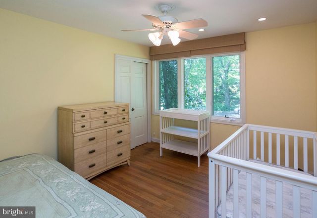 5628 KNOLLWOOD RD, Bethesda, MD 20816
