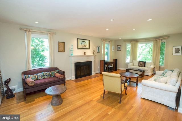 5628 KNOLLWOOD RD, Bethesda, MD 20816