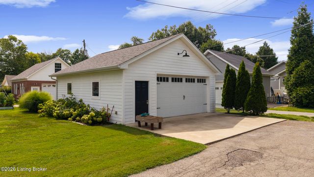3811 Hycliffe Ave, Louisville, KY 40207