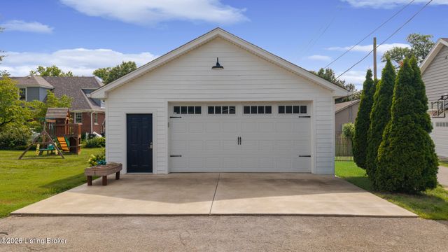 3811 Hycliffe Ave, Louisville, KY 40207