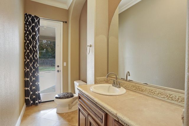 4520 E Morada Ln, Stockton, CA 95212