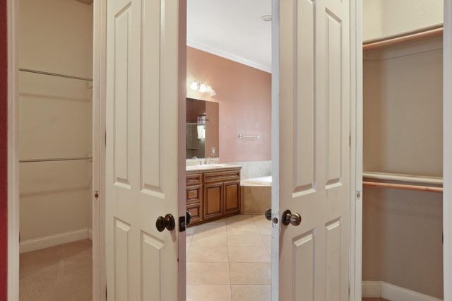 4520 E Morada Ln, Stockton, CA 95212