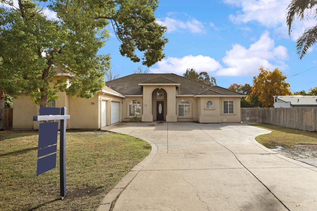 4520 E Morada Ln, Stockton, CA 95212