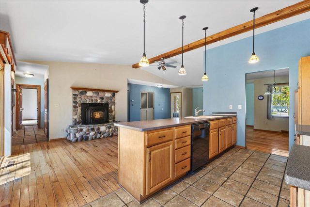287 Wilson AVENUE, Dousman, WI 53118
