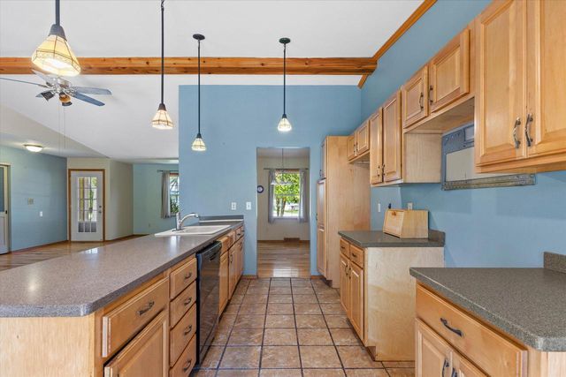 287 Wilson AVENUE, Dousman, WI 53118