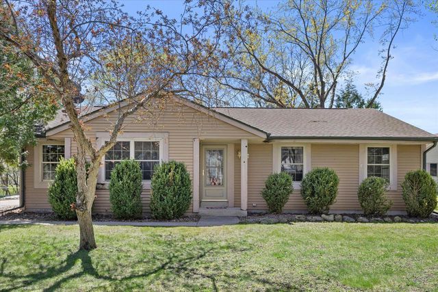 287 Wilson AVENUE, Dousman, WI 53118